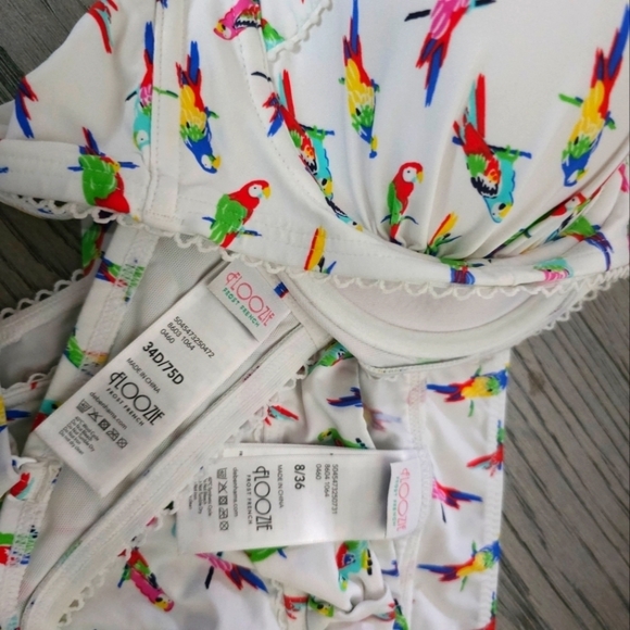 Floozie by Frost French Bikini | Parrot Print | Size 34D Top & UK 8/US 4 Bottom - Picture 7 of 7